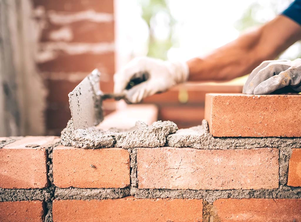 Garden wall London - new brick wall construction